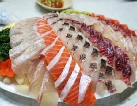 사시미 모둠회 - 综合生鱼片拼盘